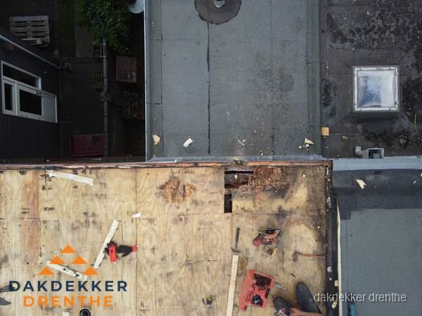 Dakschade en renovatie plat dak vanuit de lucht in Drenthe Dakschade en renovatie plat dak vanuit de lucht in Drenthe
