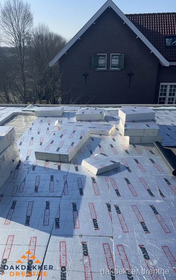IKO PIR isolatieplaten op plat dak in Drenthe